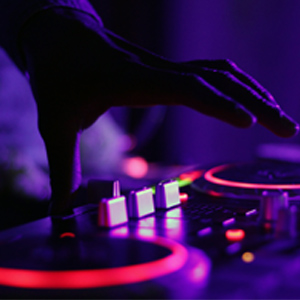 DJ